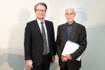 v.l.n.r.: LR Mag. Christopher Drexler und Altbürgermeister Alfred Stingl © steiermark.at / Streibl v.l.n.r.: LR Mag. Christopher Drexler und Altbürgermeister Alfred Stingl