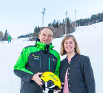 Landesrätin Mag. Barbara Eibinger-Miedl und Planai-GF Dir. Georg Bliem präsentierten das Projekt "Lärchkogelsesselbahn Neu". © Planai-Bahnen/Künsner