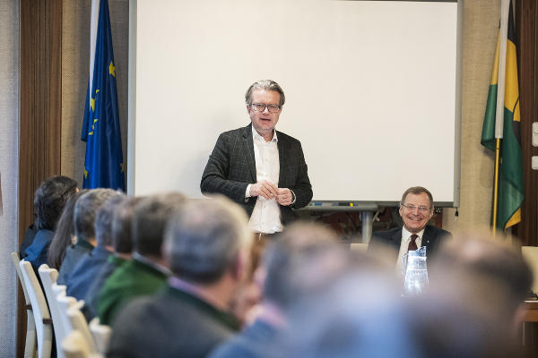 LR Christopher Drexler und LH Thomas Stelzer beim Arbeitsgespräch im Stadtamt Bad Ischl. ©      