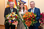 Blumenkönigin Elisabeth II. überbrachte LH Schützenhöfer und LH-Stv. Lang ihre Blumengrüße. © steiermark.at/Streibl; bei Quellenangabe honorarfrei