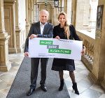 LR Seitinger und LR Bogner-Strauß wollen mit neuer Pflegeassistenz-Ausbildung mehr Jugendliche für die Pflege begeistern. © Land Steiermark; Nutzung bei Quellenangabe honorarfrei