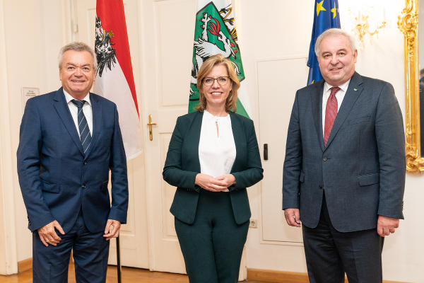 LH-Stv. Lang, BM Gewessler und LH Schützenhöfer (v.l.) nutzten den Arbeitsbesuch, um geplante Projekte zu besprechen. © Fotos: Land Steiermark/Streibl; Nutzung bei Quellenangabe honorarfrei