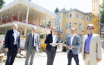 Das Zentrum für Wissens- und Innovationstransfer am Campus der Uni Graz nimmt Form an: Maximilian Pammer, Peter Riedler, Barbara Eibinger-Miedl, Bernhard Weber und Martin Polaschek (v.l.) luden zur Gleichenfeier auf die Baustelle in die Schubertstraße 6a. © Uni Graz/Kanizaj Das Zentrum für Wissens- und Innovationstransfer am Campus der Uni Graz nimmt Form an: Maximilian Pammer, Peter Riedler, Barbara Eibinger-Miedl, Bernhard Weber und Martin Polaschek (v.l.) luden zur Gleichenfeier auf die Baustelle in die Schubertstraße 6a.
