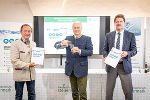 LR Hans Seitinger (M.) präsentierte gemeinsam mit Franz Hammer (l., Obmann der Gemeinschaft der Steirischen Abwasserentsorger) und Abteilungsleiter Johann Wiedner (r.) den Abwasserwirtschaftsplan Steiermark 2020. © Bilder: Land Steiermark/Streibl; Verwendung bei Quellenangabe honorarfrei LR Hans Seitinger (M.) präsentierte gemeinsam mit Franz Hammer (l., Obmann der Gemeinschaft der Steirischen Abwasserentsorger) und Abteilungsleiter Johann Wiedner (r.) den Abwasserwirtschaftsplan Steiermark 2020.