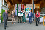 Stefan Buchegger und seine Mutter bekamen den Tierschutzpreis von LH-Stv. Anton Lang, LR Johann Seitinger, TSO Barbara Fiala-Köck und LK-Vizepräs. Maria Pein überreicht. © Foto: Land Steiermark/Foto Frankl; bei Quellenangabe honorarfrei Stefan Buchegger und seine Mutter bekamen den Tierschutzpreis von LH-Stv. Anton Lang, LR Johann Seitinger, TSO Barbara Fiala-Köck und LK-Vizepräs. Maria Pein überreicht.