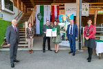 Johann u. Anita Feiner bekamen den Tierschutzpreis von LH-Stv. Anton Lang, LR Johann Seitinger, TSO Barbara Fiala-Köck und LK-Vizepräs. Maria Pein überreicht. © Foto: Land Steiermark/Foto Frankl; bei Quellenangabe honorarfrei Johann u. Anita Feiner bekamen den Tierschutzpreis von LH-Stv. Anton Lang, LR Johann Seitinger, TSO Barbara Fiala-Köck und LK-Vizepräs. Maria Pein überreicht.