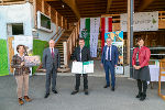 Martin Lesky bekam einen Sachpreis für das schönste Tierschutzfoto von LH-Stv. Anton Lang, LR Johann Seitinger, TSO Barbara Fiala-Köck und LK-Vizepräs. Maria Pein überreicht. © Foto: Land Steiermark/Foto Frankl; bei Quellenangabe honorarfrei Martin Lesky bekam einen Sachpreis für das schönste Tierschutzfoto von LH-Stv. Anton Lang, LR Johann Seitinger, TSO Barbara Fiala-Köck und LK-Vizepräs. Maria Pein überreicht.