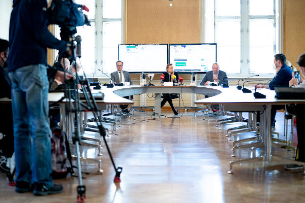 Im Rittersaal des Landhauses wurden die nächsten Umsetzungspläne der steirischen Impfstrategie bekannt gegeben. © Land Steiermark/Jesse Streibl. Bei Quellenangabe honorarfrei.