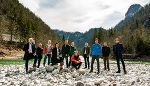 Abstecher ins geplante Wildnisgebiet: Johann Seitinger, Rudolf Freidhager, Karin Gulas, Elisabeth Köstinger, Herbert Gartner, Stephan Pernkopf, Ursula Lackner, Christoph Leditznig, Oliver Gulas, Richard Höllerer und Bernhard Moser (v.l.) © Christian Scheucher; Nutzung bei Quellenangabe honorarfrei