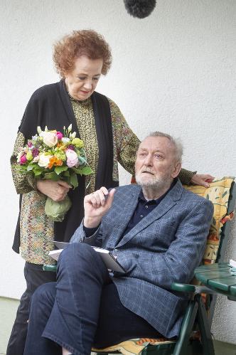 Frau Asima freute sich auch über den Besuch.  © Foto: Foto Fischer; bei Quellenangabe honorarfrei