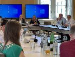 Gesundheitslandesrätin Juliane Bogner-Strauß diskutierte gemeinsam mit Expertinnen und Experten. © Foto: Land Steiermark; bei Quellenangabe honorarfrei Gesundheitslandesrätin Juliane Bogner-Strauß diskutierte gemeinsam mit Expertinnen und Experten.