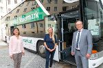 Soziallandesrätin Doris Kampus, Gesundheitslandesrätin Juliana Bogner-Strauß und Test- und Impfstraßenkoordinator Harald Eitner präsentierten die neuen steirischen Impfbusse.