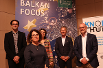 Die Diskutantinnen und Diskutanten des zweiten Café Europa Westbalkan im Audimax der FH JOANNEUM © denovaire Die Diskutantinnen und Diskutanten des zweiten Café Europa Westbalkan im Audimax der FH JOANNEUM