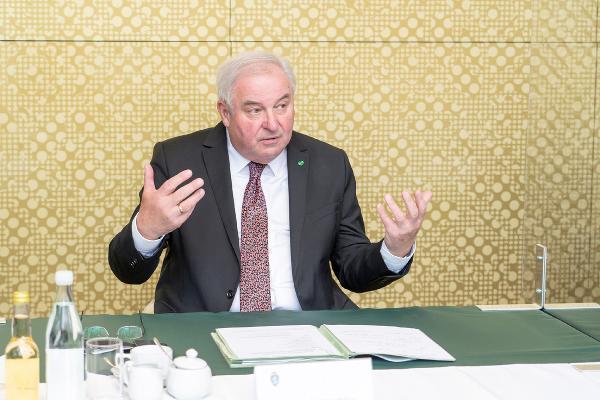 LH Schützenhöfer appelliert, eines der zahlreichen niederschwelligen Impfangebote zu nutzen. ©      