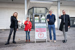 Start der Kinderimpfung: Landesrätin Juliane Bogner-Strauß, Lukas (11), Kinderarzt Jörg-Ingolf Stein und Impfstraßenkoordinator Harald Eitner (v.l.) vor der Impfstraße in der Grazer Messe. © Bilder: Land Steiermark/Jesse Streibl; Verwendung bei Quellenangabe honorarfrei