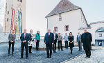 Regierungsklausur in Seggauberg: Hausherr Bischof Wilhelm Krautwaschl (r.) hieß die Regierungsmitglieder und die Klubobleute der Regierungsparteien im Schloss Seggau willkommen.