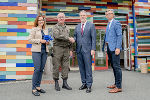 Ende eines erfolgreichen Einsatzes: Abteilungsleiterin Elisabeth Freiberger, Corona-Koordinator Helmut Theobald Müller und BH Andreas Weitlaner (v.l.) dankten Militärkommandant Heinz Zöllner (2.v.l.) für 20 Monate Bundesheer-Assistenzeinsatz im Coronadienst des Landes. © Bild: Land Steiermark/Robert Binder; Verwendung bei Quellenangabe honorarfrei Ende eines erfolgreichen Einsatzes: Abteilungsleiterin Elisabeth Freiberger, Corona-Koordinator Helmut Theobald Müller und BH Andreas Weitlaner (v.l.) dankten Militärkommandant Heinz Zöllner (2.v.l.) für 20 Monate Bundesheer-Assistenzeinsatz im Coronadienst des Landes.