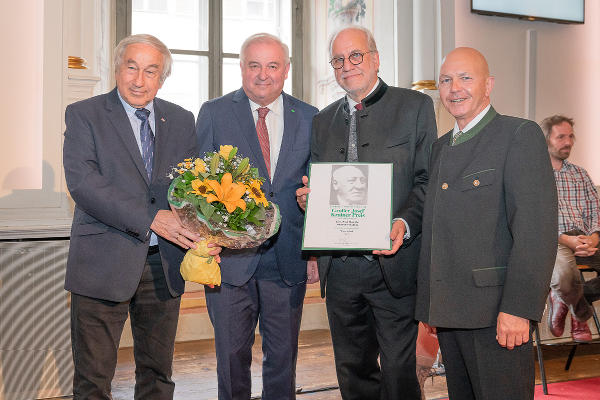 Gerald Schöpfer, LH Hermann Schützenhöfer, Manfred Prisching, Michael Krainer (v.l.). © LandSteiermark/Binder, bei Quellenangabe honorarfrei