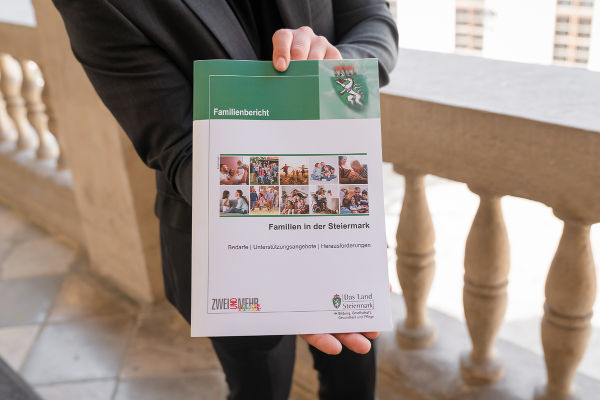 Der neueste steirische Familienbericht ist erschienen. © Land Steiermark/Robert Binder; Verwendung bei Quellenangabe honorarfrei