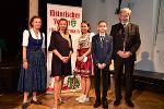 Karin Thierrichter, LR Juliane Bogner-Strauß und Archivdirektor Gernot Obersteiner mit den Wartinger-Medaillen-Preisträgern  Rebekka Groß und David Glisic (v.l.) © Foto: Historischer Verein; bei Quellenangabe honorarfrei