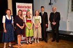 Karin Thierrichter, LR Juliane Bogner-Strauß und Archivdirektor Gernot Obersteiner mit den Tremmel-Preisträgern Martina Zangl, Valerie Mogel und Leon Katzbauer (v.l.)