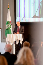 LH Hermann Schützenhöfer bei der Benefizveranstaltung in der Aula der Alten Universität © Foto: Land Steiermark/Binder; bei Quellanangabe honorarfrei LH Hermann Schützenhöfer bei der Benefizveranstaltung in der Aula der Alten Universität