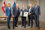 Überreichung des Großen Goldenen Ehrenzeichens des Landes Steiermark mit dem Stern: Superintendentialkurator Michael Axmann, LH Hermann Schützenhöfer, Bischof Michael Chalupka, LH-Stv. Anton Lang und Superintendent Wolfgang Rehner (v.l.).