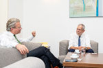 LH Christopher Drexler (l.) im Gespräch mit Bundespräsident Alexander Van der Bellen.