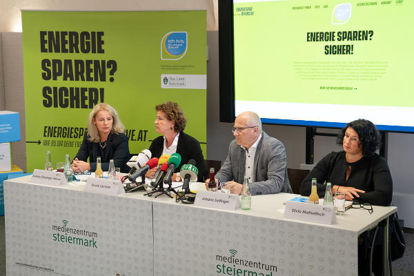 Andrea Gössinger-Wieser, LR Ursula Lackner, LR Johann Seitinger, Silvia Mathelitsch (v.l.). © LandSteiermark/Binder, bei Quellenangabe honorarfrei