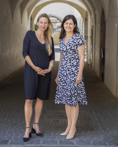 Pflegelandesrätin Juliane Bogner-Strauß und Soziallandesrätin Doris Kampus: "Die Aufstockung des Sozial und Pflegebudgets schafft eine sichere Basis für die Sozialwirtschaft und sichert Heimplätze und Arbeitsplätze ab." © Land Steiermark/Peter Drechsler; Verwendung bei Quellenangabe honorarfrei