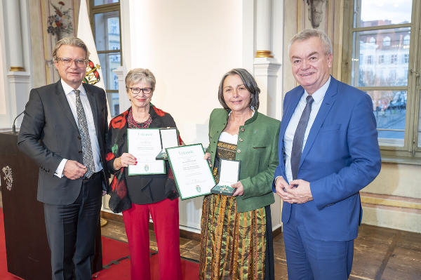 LH Christopher Drexler, Gertrud Kurz, Roswitha Fiedler, LH-Stv. Anton Lang (v.l.). © Fischer/ Land Steiermark
