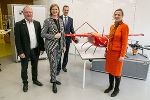 v.l.n.r.: Holger Friehmelt (technischer Direktor AIRlabs Austria), Barbara Eibinger-Miedl (Wissenschafts- und Forschungslandesrätin), Martin Payer (kaufmännischer Geschäftsführer FH JOANNEUM für die AIRlabs Austria-Gesellschafter), Roswitha Wiedenhofer (kaufmännische Geschäftsführerin AIRlabs Austria). © AIRlabs Austria