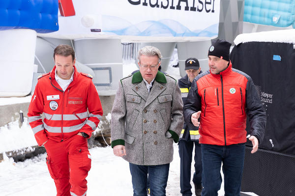 LH Christopher Drexler beim Treffen mit den Einsatzorganisationen © Land Steiermark