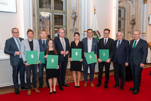 Josef Krainer-Förderungspreis 2023: Gruppenbild mit den Preisträgerinnen und Preisträgern. © Land Steiermark/ Binder
