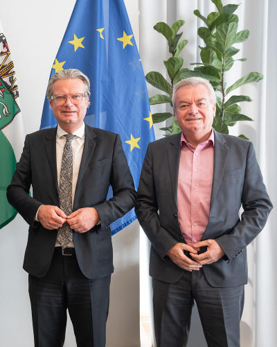 LH Christopher Drexler und LH-Stv. Anton Lang kündigen an: Die Budgets für die Bereiche Pflege und Soziales werden um 67,95 Millionen Euro aufgestockt © Land Steiermark/Robert Binder; Verwendung bei Quellenangabe honorarfrei