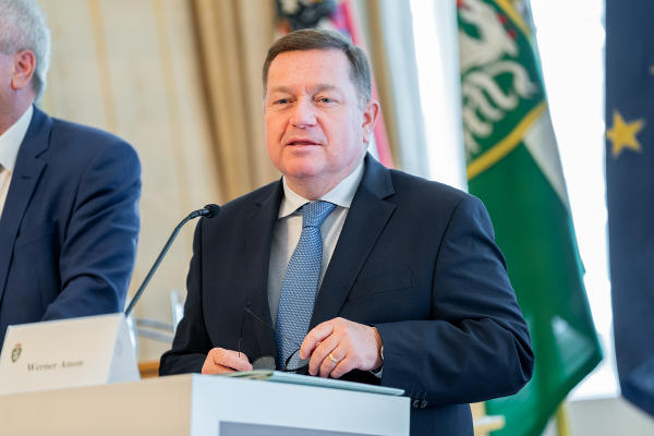 LR Werner Amon: „Mit diesem Paket ist uns ein großer Wurf gelungen, die Rahmenbedingungen in der Elementarpädagogik zu verbessern.“ © Land Steiermark/Robert Binder; Verwendung bei Quellenangabe honorarfrei