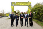 Marko Mele (wissenschaftlicher Direktor UMJ), Alexia Getzinger (interimistische Geschäftsführerin der Tierwelt Herberstein), Landeshauptmann Christopher Drexler, Landeshauptmann-Stellvertreter Anton Lang und Josef Schrammel (kaufmännischer Direktor UMJ) (v.l.) © Universalmuseum Joanneum / J.J. Kucek Marko Mele (wissenschaftlicher Direktor UMJ), Alexia Getzinger (interimistische Geschäftsführerin der Tierwelt Herberstein), Landeshauptmann Christopher Drexler, Landeshauptmann-Stellvertreter Anton Lang und Josef Schrammel (kaufmännischer Direktor UMJ) (v.l.)