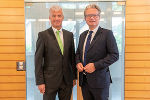 BH Manfred Walch (l.) und LH Christopher Drexler (r.). © Land Steiermark/Robert Binder; Verwendung bei Quellenangabe honorarfrei BH Manfred Walch (l.) und LH Christopher Drexler (r.).