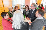 LH Christopher Drexler und LAD Brigitte Scherz-Schaar im Gespräch mit Mitarbeiterinnen und Mitarbeitern der BH Leibnitz. © Land Steiermark/Robert Binder; Verwendung bei Quellenangabe honorarfrei LH Christopher Drexler und LAD Brigitte Scherz-Schaar im Gespräch mit Mitarbeiterinnen und Mitarbeitern der BH Leibnitz.
