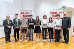 Gewinnerinnen und Gewinner der Wartinger-Medaille vom BG/BRG Judenburg. © Land Steiermark/Robert Binder; Verwendung bei Quellenangabe honorarfrei Gewinnerinnen und Gewinner der Wartinger-Medaille vom BG/BRG Judenburg.
