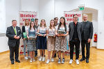 Gewinnerinnen und Gewinner der Wartinger-Medaille von der MS Oberwölz. © Land Steiermark/Robert Binder; Verwendung bei Quellenangabe honorarfrei Gewinnerinnen und Gewinner der Wartinger-Medaille von der MS Oberwölz.