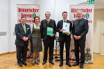 Philipp Senarclens de Grancy (M.) vom Bischöflichen Gymnasium Augustinum erhielt für seine VWA die Tremel-Medaille, LR Werner Amon (l.) und Landesarchivdirektor Gernot Peter Obersteiner (r.) gratulierten. © Land Steiermark/Robert Binder; Verwendung bei Quellenangabe honorarfrei Philipp Senarclens de Grancy (M.) vom Bischöflichen Gymnasium Augustinum erhielt für seine VWA die Tremel-Medaille, LR Werner Amon (l.) und Landesarchivdirektor Gernot Peter Obersteiner (r.) gratulierten.
