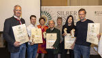 Alle Sieger der Silberdistel 2023 mit LR Ursula Lackner und Marianne Graf. © Land Steiermark/Lunghammer; Verwendung bei Quellenangabe honorarfrei Alle Sieger der Silberdistel 2023 mit LR Ursula Lackner und Marianne Graf.