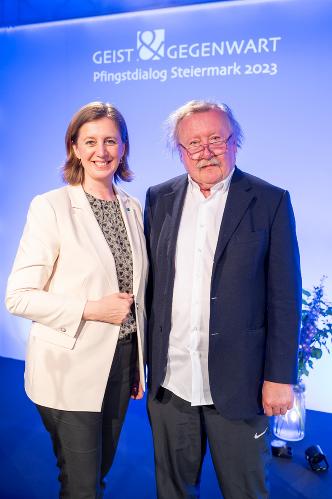 Wissenschaftslandesrätin Barbara Eibinger-Miedl mit dem deutschen Philosophen Peter Sloterdijk. © Foto Fischer; bei Quellenangabe honorarfrei