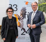 LH Christopher Drexler mit der künstlerischen Leiterin Elisabeth Schweeger © Land Steiermark/ Binder LH Christopher Drexler mit der künstlerischen Leiterin Elisabeth Schweeger
