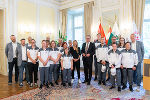 LH Christopher Drexler und LR Juliane Bogner-Strauß verabschiedeten im Weißen Saal der Grazer Burg das steirische Team für die „Special Olympics World Summer Games“ in Berlin.