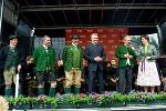 Bgm. Franz Steinegger (Grundlsee), Bgm. Gerald Loitzl (Altaussee), Bgm. Franz Frosch (Bad Aussee), Bundeskanzler Karl Nehammer und LH Christopher Drexler (v.l.) auf der Bühne beim Empfang zum Narzissenfest 2023. © Land Steiermark; Verwendung bei Quellenangabe honorarfrei Bgm. Franz Steinegger (Grundlsee), Bgm. Gerald Loitzl (Altaussee), Bgm. Franz Frosch (Bad Aussee), Bundeskanzler Karl Nehammer und LH Christopher Drexler (v.l.) auf der Bühne beim Empfang zum Narzissenfest 2023.