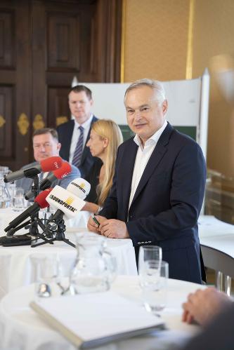 KAGes-Vorstandsvorsitzender Gerhard Stark bei der Pressekonferenz. © Land Steiermark/Peter Drechsler; Verwendung bei Quellenangabe honorarfrei