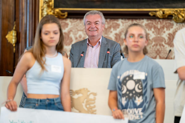 LH-Stv. Anton Lang (M.) lud zum vierten Mal zur Kinder-Tierschutzkonferenz nach Graz ein. © Land Steiermark/Robert Binder; Verwendung bei Quellenangabe honorarfrei