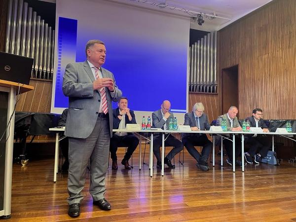 Bildungslandesrat Werner Amon bei der Enquete zum steirischen Musikschulwesen im Johann-Joseph-Fux-Konservatorium in Graz. © Land Steiermark; bei Quellenangabe honorarfrei